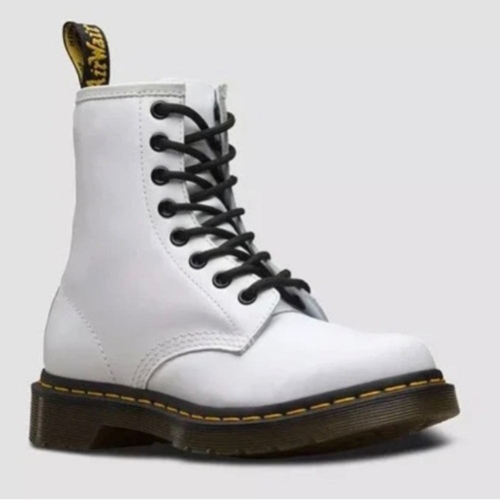 SOLD π¨ Dr. Martens Leather Lace Up Boots - Picture 3 of 15